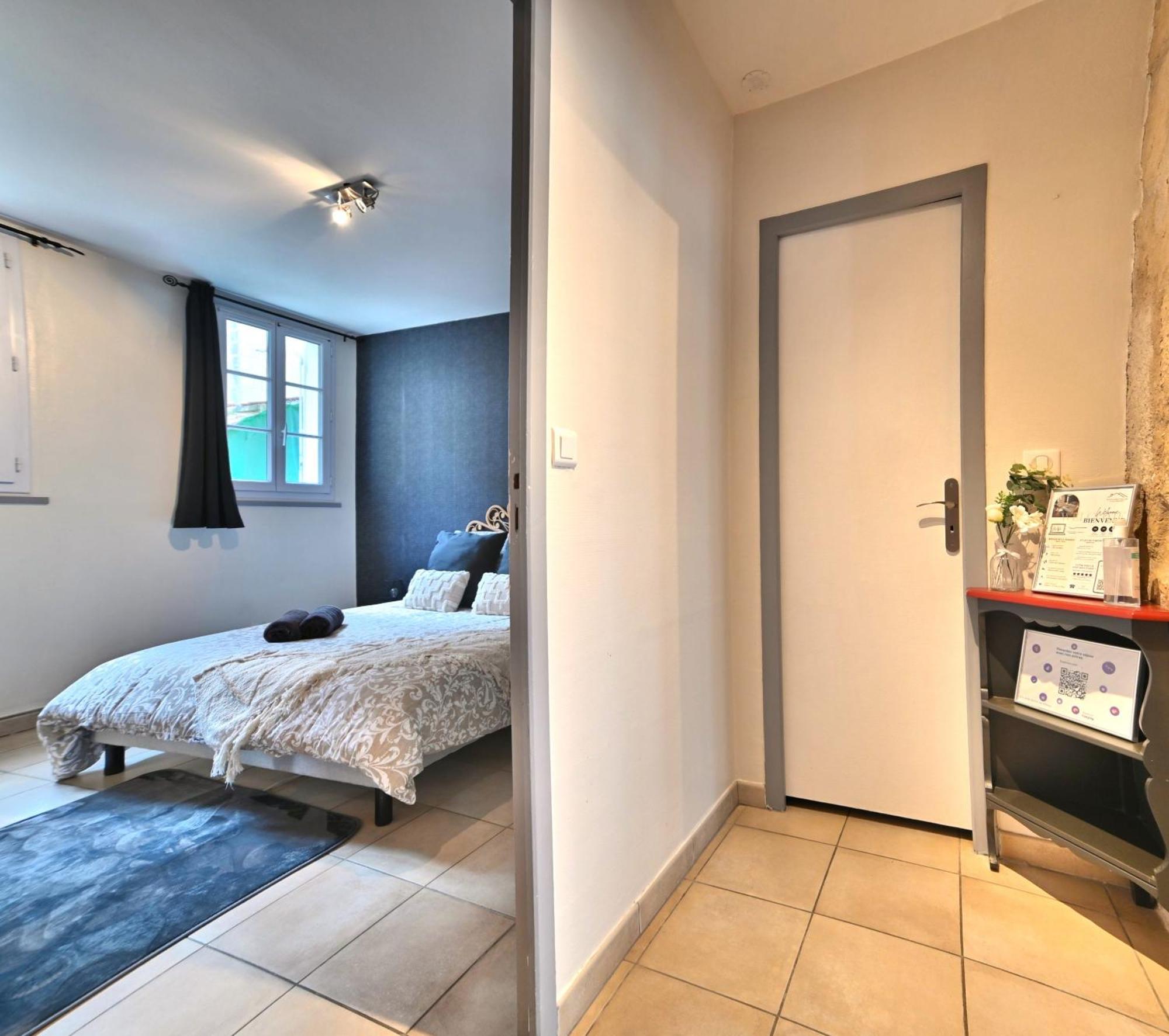 La Terrasse - Parking Gratuit - Fibre - Rdc - Centre Ville 생트 외부 사진